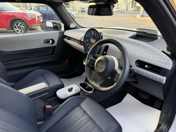 Mini Cooper C 3-Door DCT Company Owned Vehicle Certified Used Nanoque White/Black Roof M Package Non-Smoking Vehicle FAVOUD TRIM 17-Inch Alloy Wheels Seat Heater (Nanoque White) — photo 7
