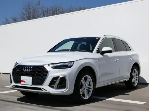 Audi Q5 40 TDI Quattro S Line Diesel Turbo 4WD One Owner Car Wireless Charging MMI Navigation Matrix LED Headlights All Seat Heaters All Seat Auto Air Conditioner Automatic Tailgate Aluminum Wheels Half Leather Seat (Glacier White Metallic) — thumbnail 1