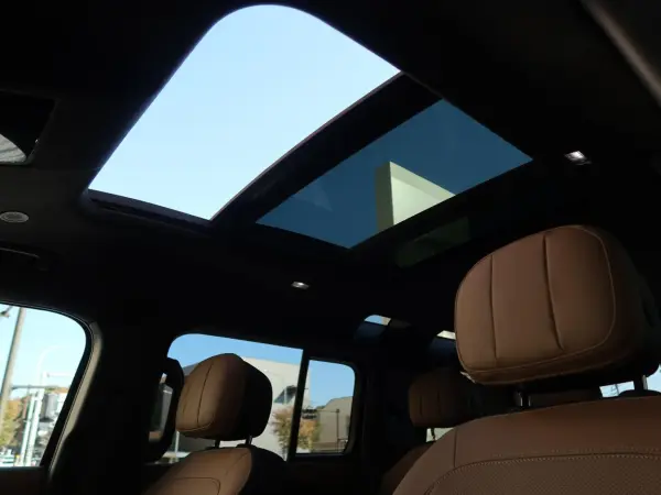 2024 Landrover Defender — photo 3