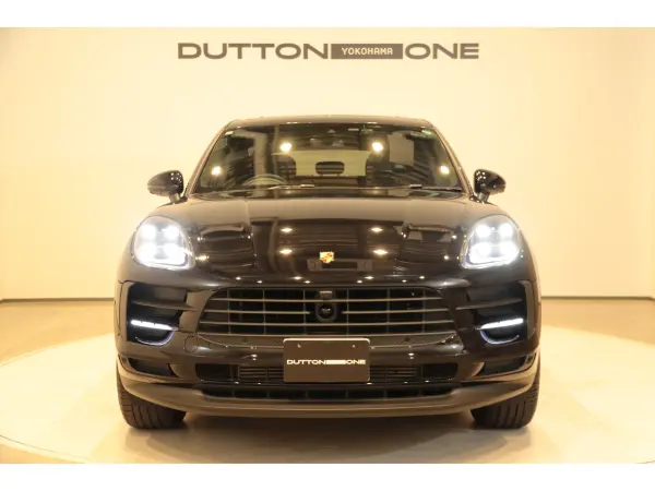 Porsche Macan PDK 4WD 1-Owner Sunroof Seat Heater Panoramic View Monitor Genuine Navigation Power Tailgate Half Leather CarPlay Compatible (Jet Black) — photo 7