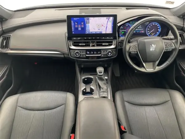 2021 Toyota Crown — photo 2