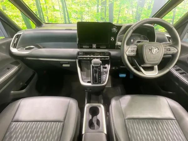 2023 Toyota Noah — photo 2 | Tuminion Kenya