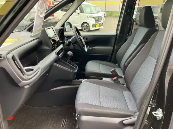 Toyota Noah 1.8 Hybrid X — photo 8