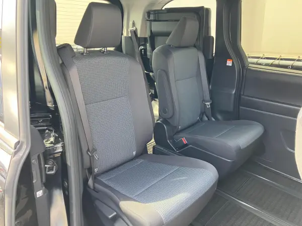 Toyota Noah 1.8 Hybrid X — photo 9