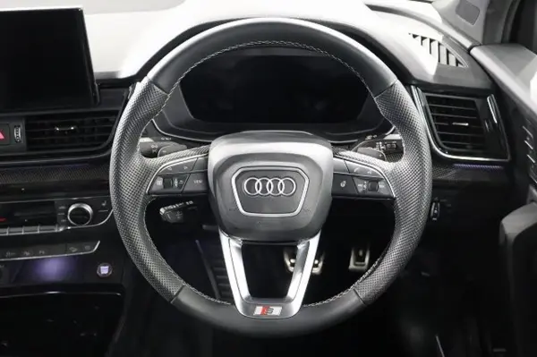 Audi SQ5 3.0 4WD Certified Used Car Colored Brake Caliper Red TV Tuner Adaptive S Sport Suspension Panoramic Sunroof Fine Nappa Leather Diamond Stitch Steering Heater (Black) — photo 8