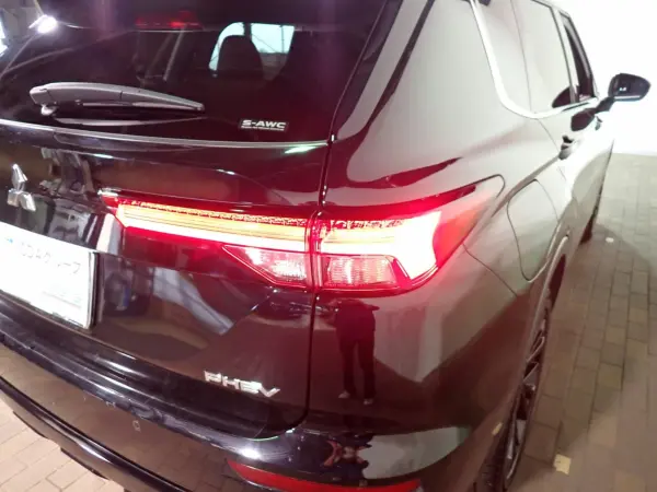 Mitsubishi Outlander Black Edition 4WD 5-Seater Genuine Memory Navi & TV/Bluetooth & USB/360-Degree Monitor/Front & Rear Dashcam/ETC/Mi-Pilot/Blind Spot Monitor/LED Lights/Seat Heaters/E-Assist Collision Mitigation/Genuine Alloy Wheels/Charging Cable Included/1 Owner Non-Smoking/Purchased Vehicle (Black Mica) — photo 8