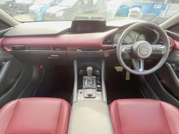 2024 Mazda 3 Fastback — photo 2