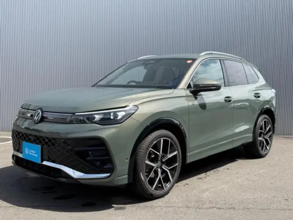 Volkswagen Tiguan eTSI R-Line One Owner IQ Light Genuine Navigation Back Camera ETC Collision Mitigation Brake ACC Rear Cross Traffic Alert Smart Key Front/Rear Parking Sensors Seat Heater Non-Smoking Company Car (Green) — thumbnail 1