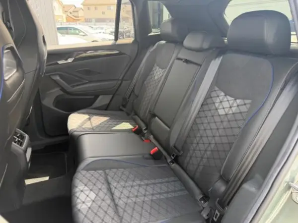 Volkswagen Tiguan eTSI R-Line One Owner IQ Light Genuine Navigation Back Camera ETC Collision Mitigation Brake ACC Rear Cross Traffic Alert Smart Key Front/Rear Parking Sensors Seat Heater Non-Smoking Company Car (Green) — photo 9