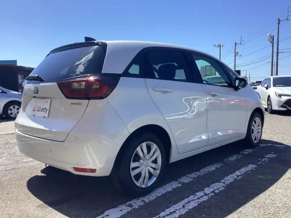 2022 Honda Fit — photo 8 | Tuminion Kenya