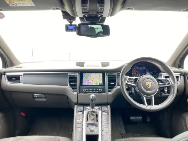2019 Porsche Macan — photo 2