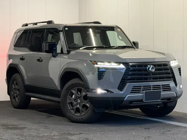 2025 Lexus Gx — photo 2