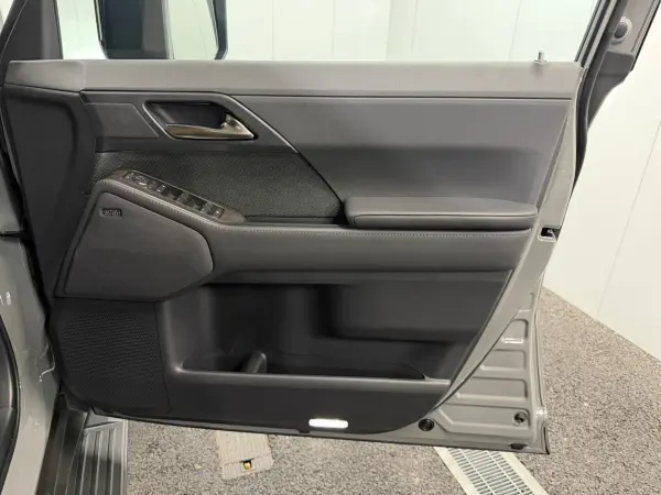 Lexus GX550 Overtrail Plus 4WD Mark Levinson Audio/Moonroof/14-inch Display Audio (Operable While Driving)/Ltex+Ultrasuede Seats (Chateau)/Corporate One Owner (Name Changed)/Digital Inner Mirror (Titanium Carbide Gray) — photo 7