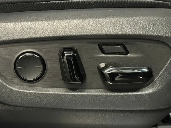 Lexus GX550 Overtrail Plus 4WD Mark Levinson Audio/Moonroof/14-inch Display Audio (Operable While Driving)/Ltex+Ultrasuede Seats (Chateau)/Corporate One Owner (Name Changed)/Digital Inner Mirror (Titanium Carbide Gray) — photo 9
