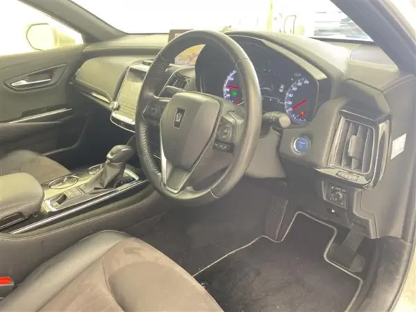 2019 Toyota Crown — photo 8 | Tuminion Kenya