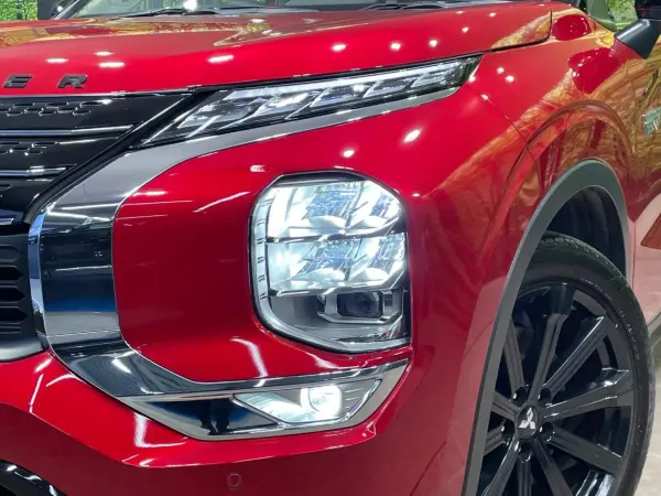 Mitsubishi Outlander PHEV 2.4 P 4WD — photo 8