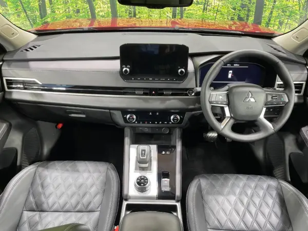 2022 Mitsubishi Outlander — photo 2