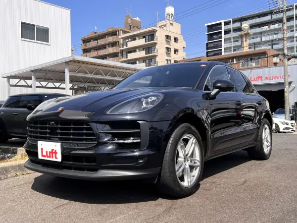 Porsche Macan S PDK 4WD One Owner Black/Red Leather Package 19-inch Macan Sport Wheels Sport Chrono Package Jet Black Metallic Seat Ventilation Lane Change Assist (Jet Black Metallic) — thumbnail 1