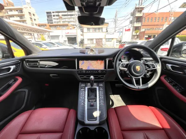 Porsche Macan S PDK 4WD One Owner Black/Red Leather Package 19-inch Macan Sport Wheels Sport Chrono Package Jet Black Metallic Seat Ventilation Lane Change Assist (Jet Black Metallic) — photo 8