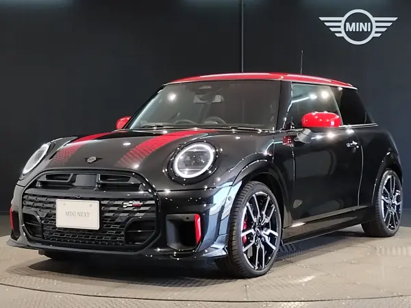 Mini Mini John Cooper Works 3 Door DCT Demo Car O Package JCW Trim 18-inch AW Privacy Glass Active Seat Power Seat Interior Camera Surround View Camera Comfort Access Mirror ETC HDD Navigation LED Headlights (Midnight Black II)