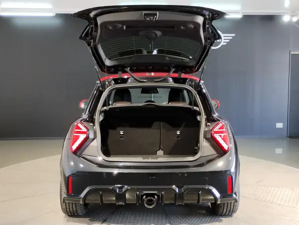Mini Mini John Cooper Works 3 Door DCT Demo Car O Package JCW Trim 18-inch AW Privacy Glass Active Seat Power Seat Interior Camera Surround View Camera Comfort Access Mirror ETC HDD Navigation LED Headlights (Midnight Black II) — photo 9