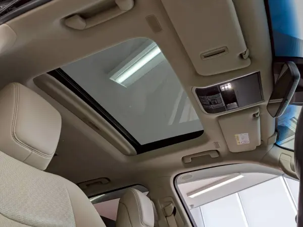 2023 Toyota Landrcuiser 300 — photo 2