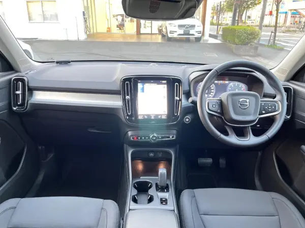 2021 Volvo Xc40 — photo 2 | Tuminion Kenya