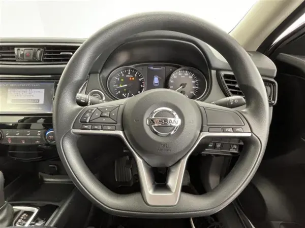 2021 Nissan Xtrail — photo 2