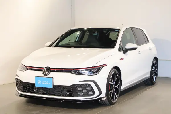 2023 Volkswagen Golf — photo 2