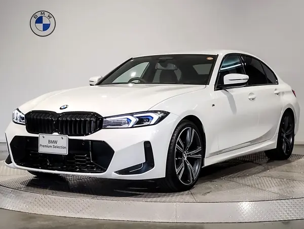 BMW 3 Series 318i M Sport Edition Shadow One Owner 19-inch AW Curved Display Black Kidney Grille Active Cruise Control Head-Up Display Paddle Shift Seat Heater Power Tailgate (Alpine White)