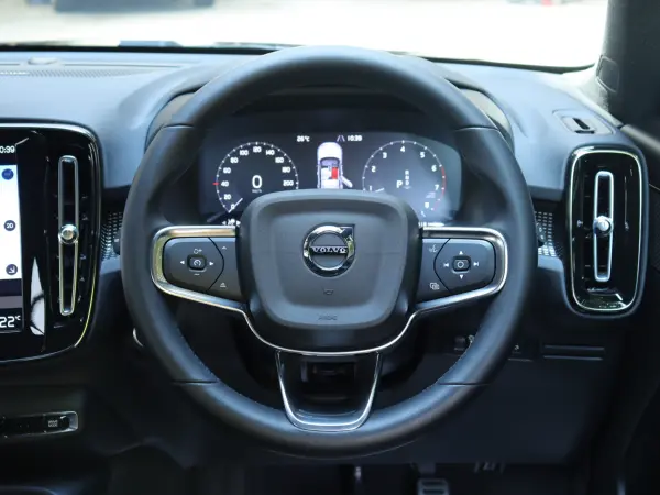 2021 Volvo Xc40 — photo 8 | Tuminion Kenya