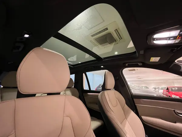 2025 Volvo Xc90 — photo 3