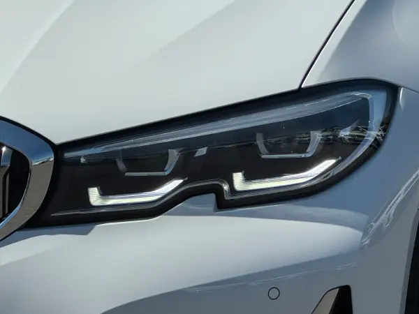 2021 Bmw 3 Series — photo 2