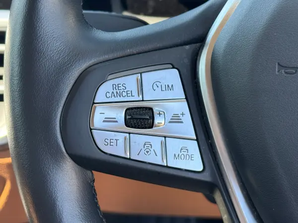 BMW 3 Series 318i 40th Anniversary Edition — photo 9