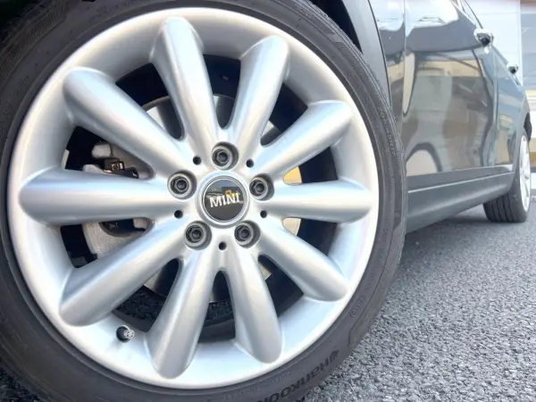 Mini Cooper SD 5 Door — photo 9