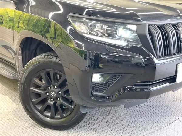 Toyota Land Cruiser Prado 2.7 TX L Package Matt Black Edition 4WD Sunroof 9-inch BIG-X Rear Seat Monitor Backup Camera Collision Mitigation System Radar Cruise Non-Smoking Black Leather Front Seat Air Conditioner Corner Sensor Smart Key LED Head Roof Rail (Black) — photo 8