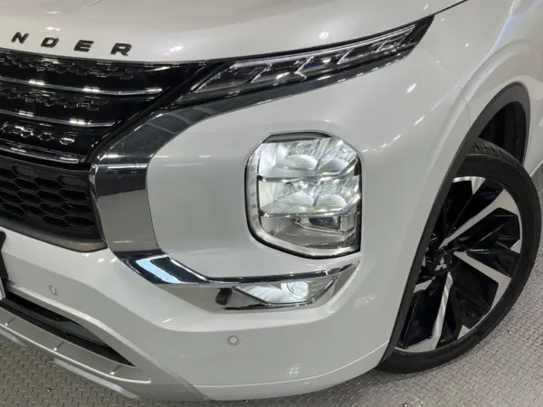 2022 Mitsubishi Outlander — photo 8 | Tuminion Kenya