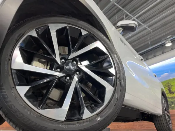2022 Mitsubishi Outlander — photo 9 | Tuminion Kenya