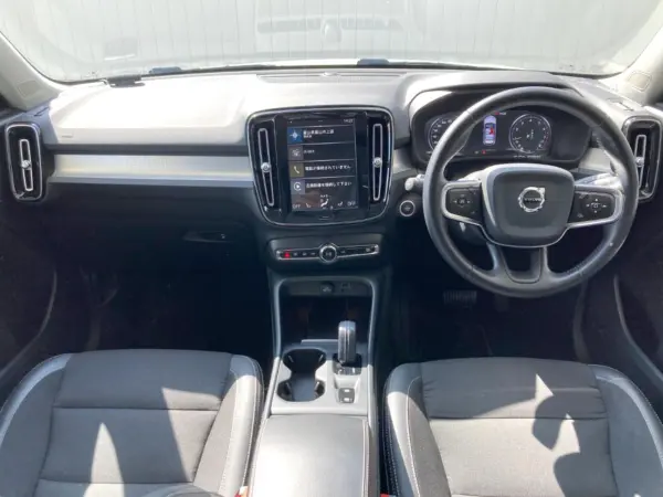 2020 Volvo Xc40 — photo 2
