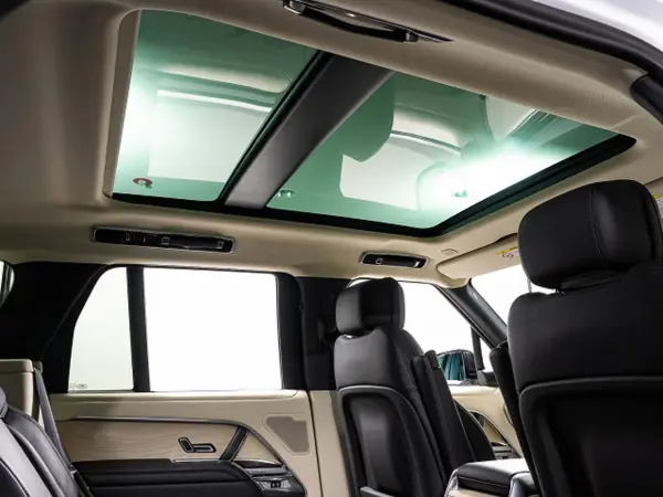Land Rover Range Rover HSE 3.0L D300 Standard Wheelbase Diesel Turbo 4WD — photo 7