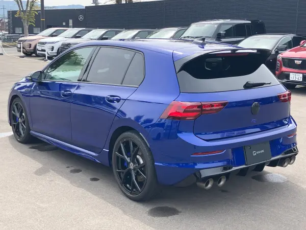 2023 Volkswagen Golf — photo 2