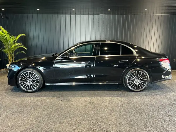 2025 Mercedes E Class — photo 2