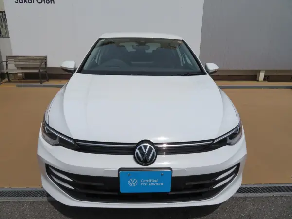 Volkswagen Golf eTSI Active 8.5 One Owner Company Car Non-Smoking Discover Pro Max App-Connect (Apple CarPlay Android Auto) Technology Package (Dynamic Cornering Light Dynamic Light Assist IQ Light Dynamic Turn Indicator) (Pure White) — photo 7