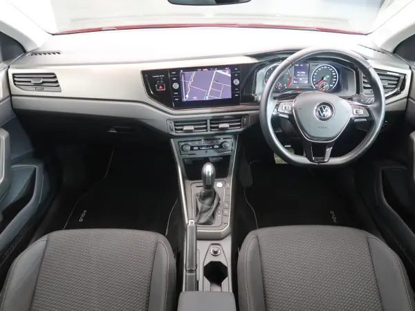 2021 Volkswagen Polo — photo 2