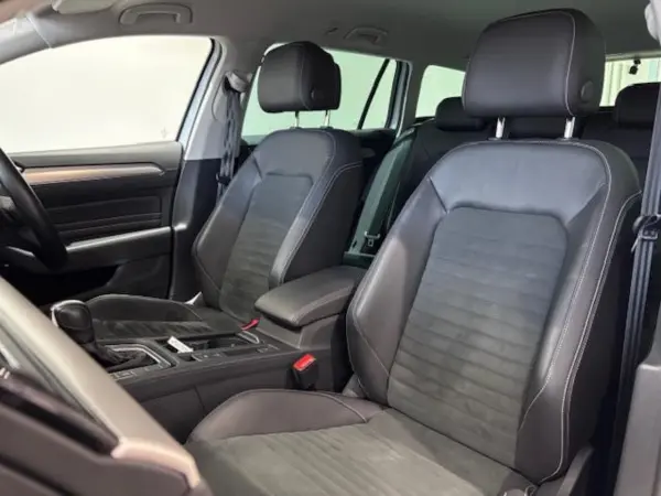 Volkswagen Passat Variant TSI Elegance Certified Used Car Non-Smoking One Owner (Glacier White Metallic) — photo 8