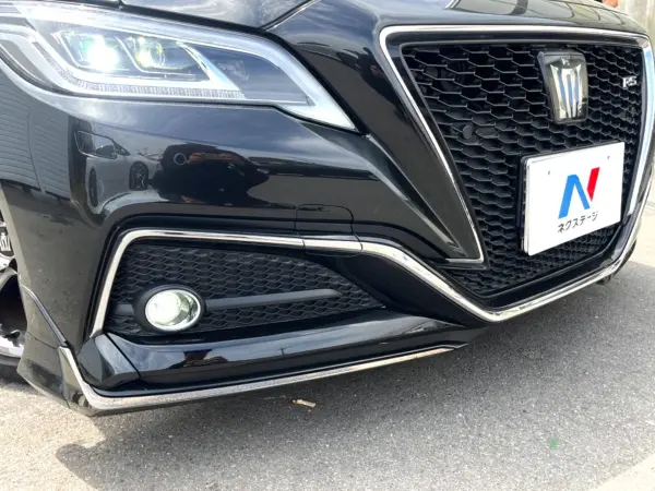2019 Toyota Crown — photo 3