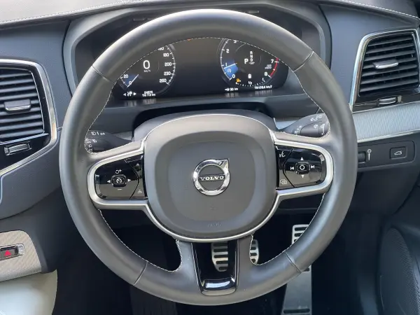 2021 Volvo Xc90 — photo 3