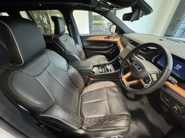 Jeep Grand Cherokee Summit Reserve 4xe 4WD — photo 8