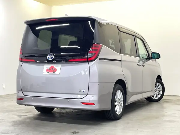 2023 Toyota Noah — photo 3