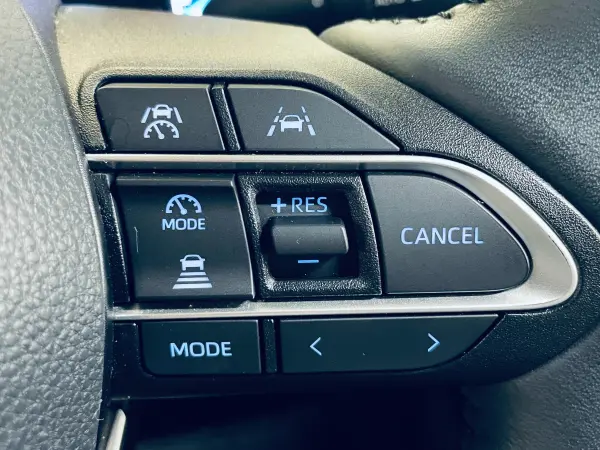 Toyota Noah 1.8 Hybrid Z — photo 8